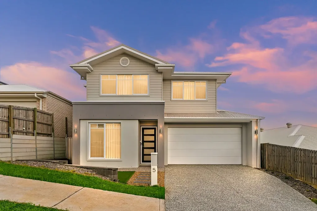 Spring Mountain 5Kwarto Contemporary Elegance Meets Exceptional Family Living