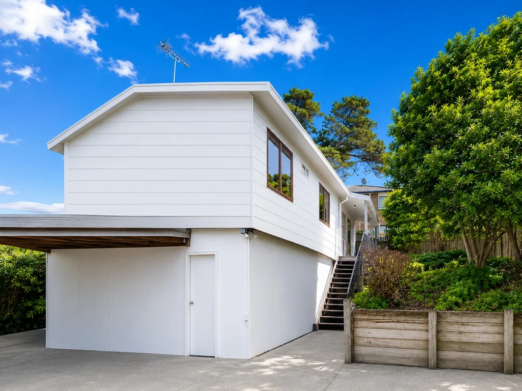 Three Bedrooms Home in Mt Roskill