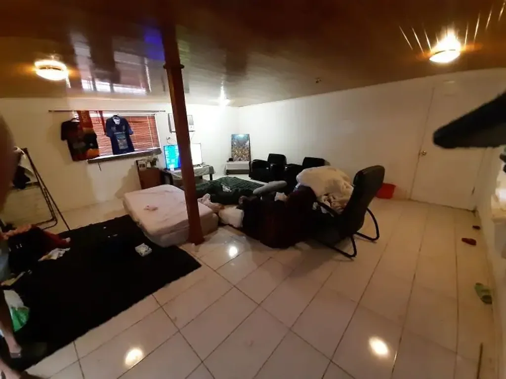 Coober Pedy 4ਬੈੱਡਰੂਮ 4 BEDROOMS WITH LARGE LIVING AND GOOD SHEDDING