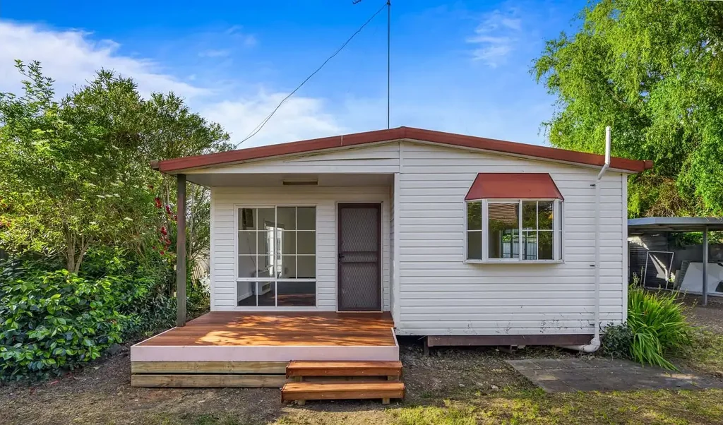 Renovated 2-Bedroom Gem in Ballarat East – Low Maintenance Living!