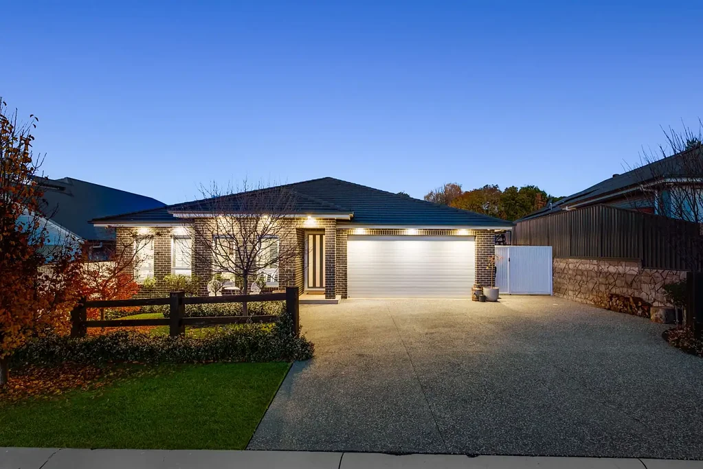 10 Yallambi Street, Picton, NSW 2571