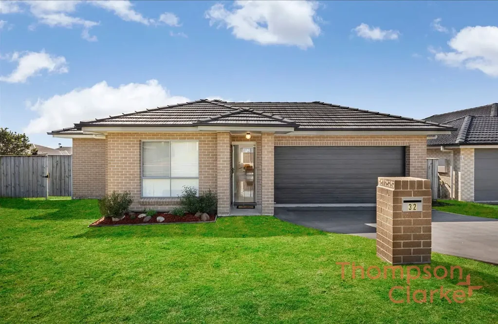 Chisholm 4房  Neat, Spacious and Complete Family Home!