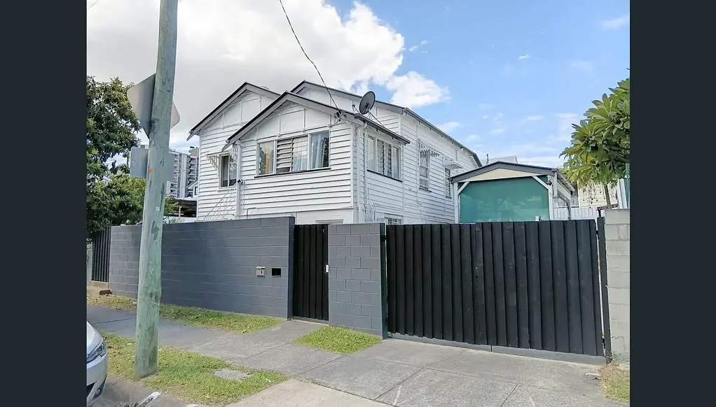 FURNISHED ROOM IN PRIME LOCATION