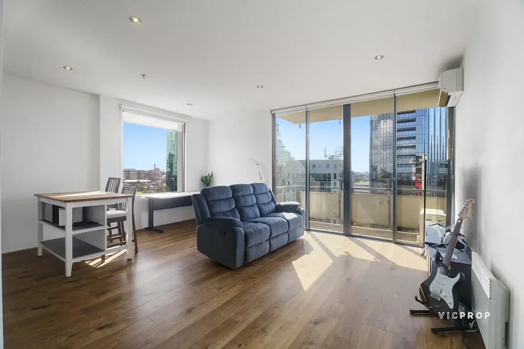 ICONIC ADDRESS MEETS EFFORTLESS INNER-CITY LIVING!