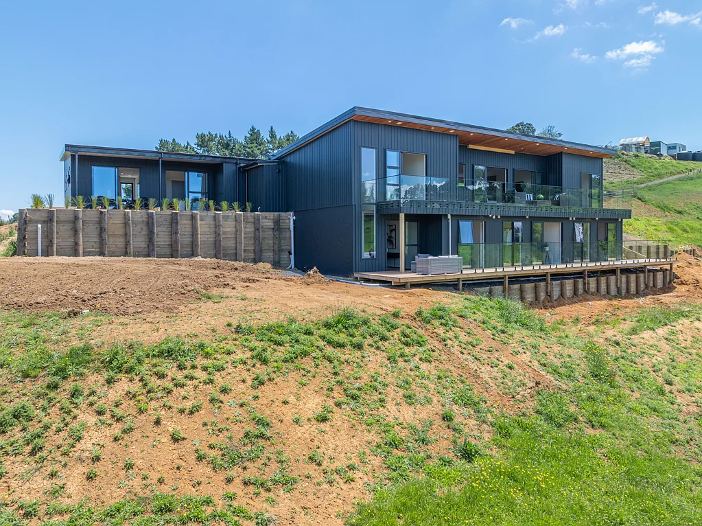 Ararimu 4房 湖光山色中的至尊新作！1.26公顷永久产权大地，环绕露台+景观庭院，夏季即可入住！ Brand New -Luxury Lifestyle in Ararimu