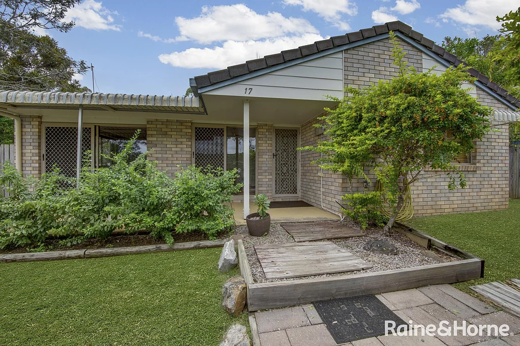 17 Flounder Crescent, Toolooa, QLD 4680