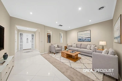 4 Eucumbene Drive, Berwick, VIC 3806, 6 Bedrooms, 2 Bathrooms, House