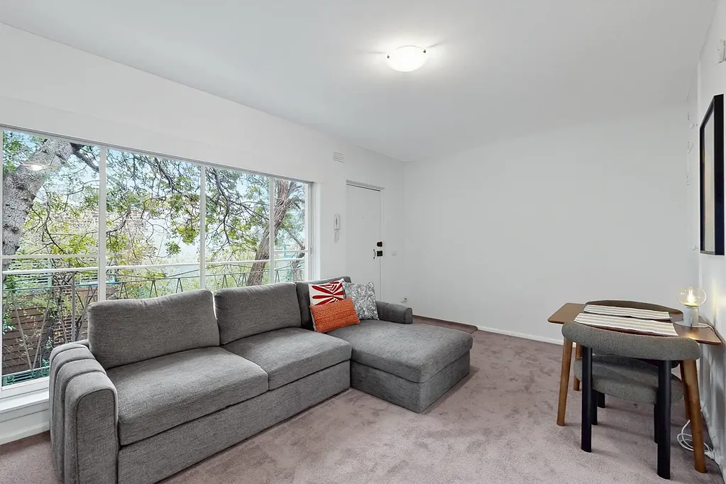 Fully Furnished, Light-Filled Apartment in Prime Location