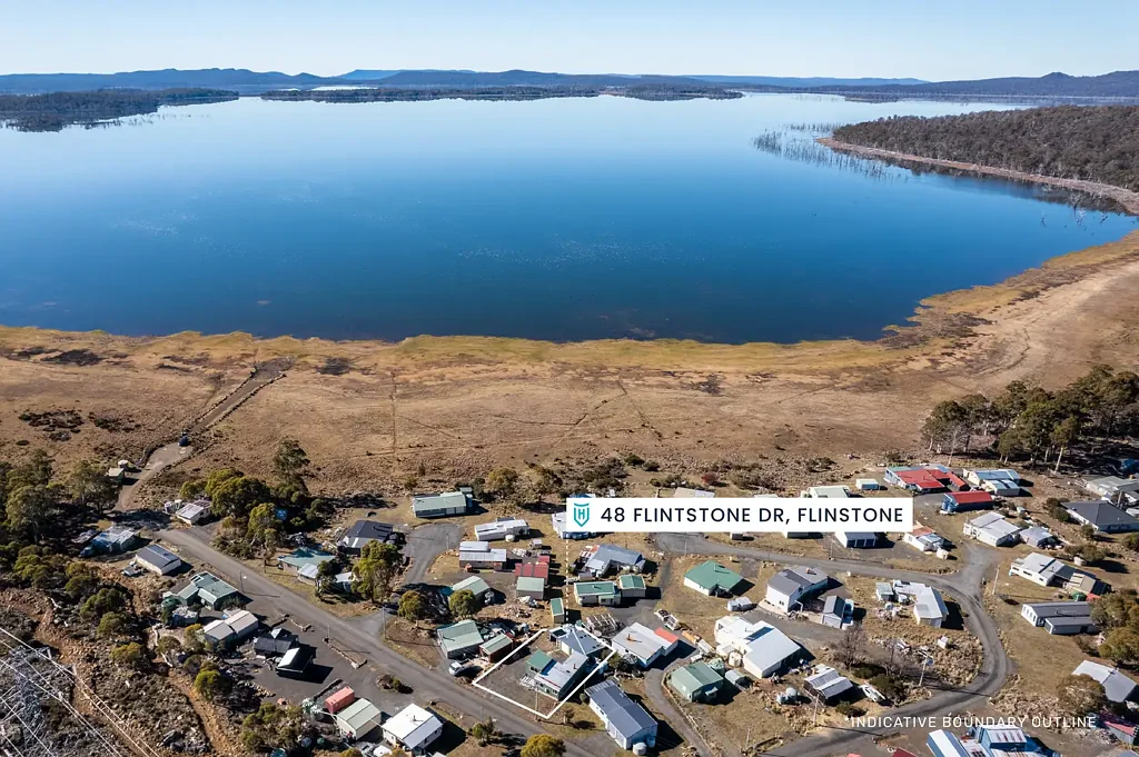 Flintstone 3房  Wake-up with lake views.