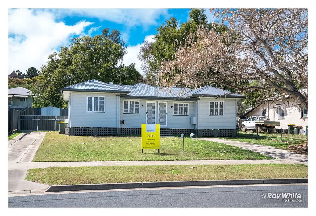 2/11 Ann Street - Beautiful Location!