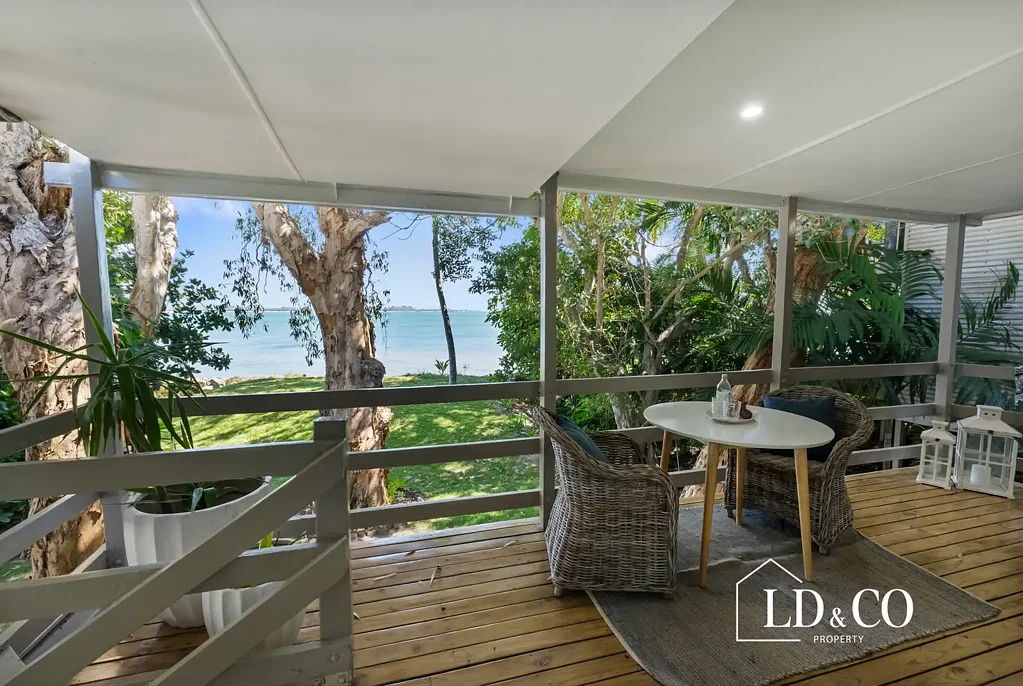 Slade Point 3Moenga Absolute Beachfront Beauty