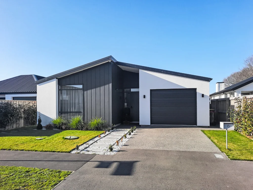 Modern 3-Bedroom Home in Oakbridge