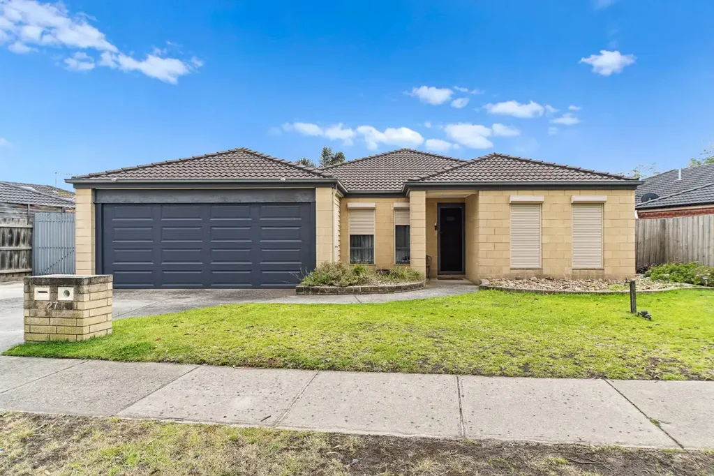27 Edinburgh Drive, Skye, VIC 3977
