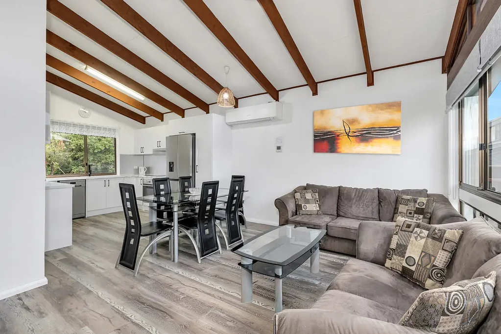 Jindabyne 3 Slaapkamer Alpine Apartment with Huge Double Garage!
