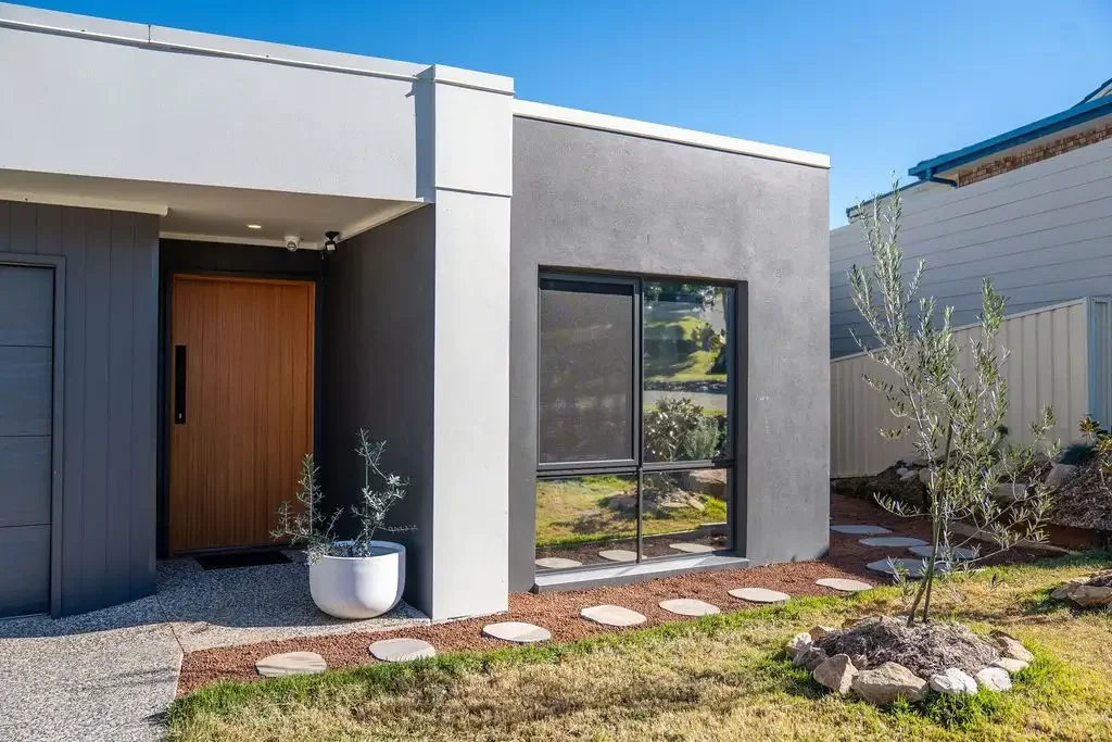 Woolgoolga 4 Bedroom Modern style meets coastal comfort in the heart of Woolgoolga
