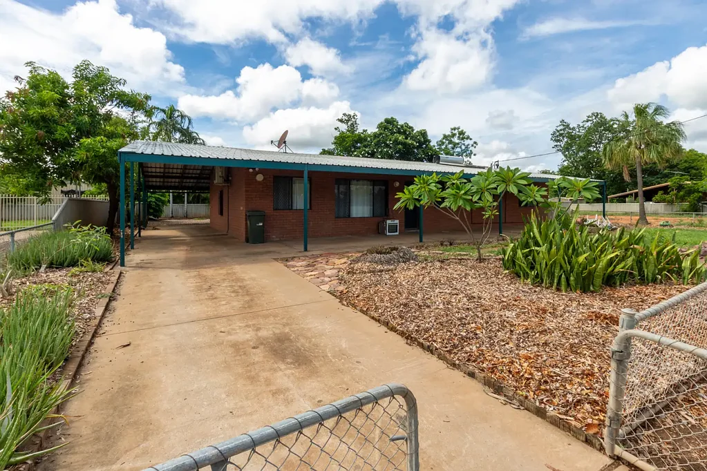 Kununurra 4Kwarto Freshly refurbished - new GROH lease