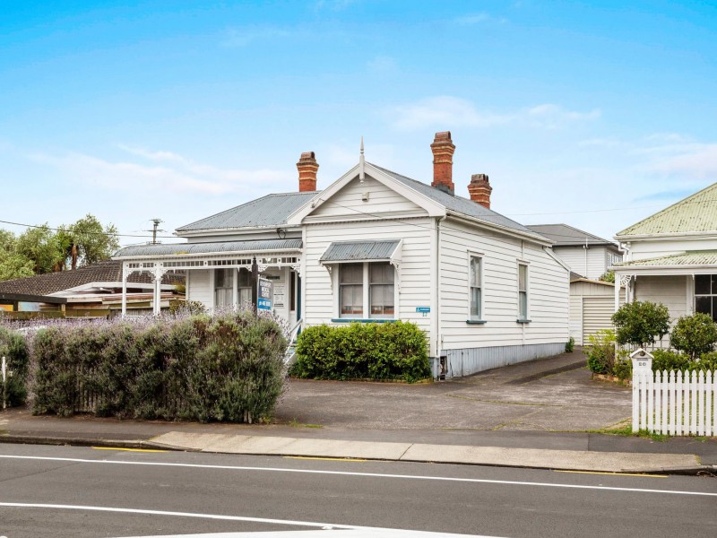 82 Lake Road, Narrow Neck, Auckland - North Shore, 3 phòng ngủ, 0 phòng tắm