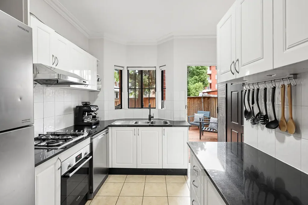 Summer Hill 3chambre Elegant Townhouse Retreat with Space, Style & Convenience
