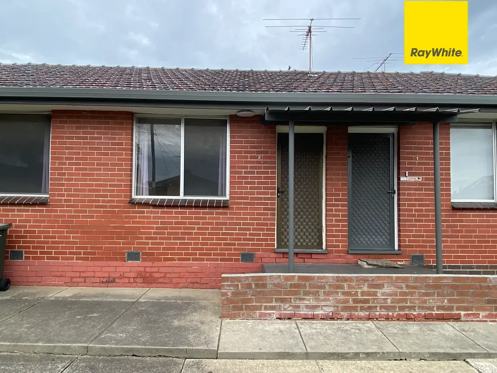 Spacious 2-Bedroom Unit in the Heart of Sunshine