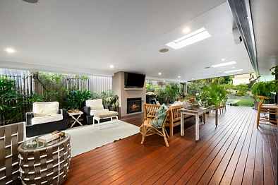 1 Flinders Court, Paradise Point, QLD 4216, 4房, 2浴, House