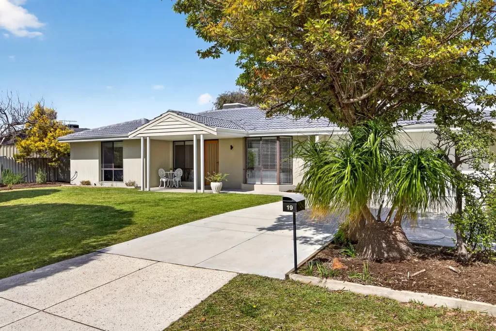 Warnbro 3 Bedroom Why: Because this well-placed coastal residence offers spacious garden surrounds, and extensive modern upgrades throughout