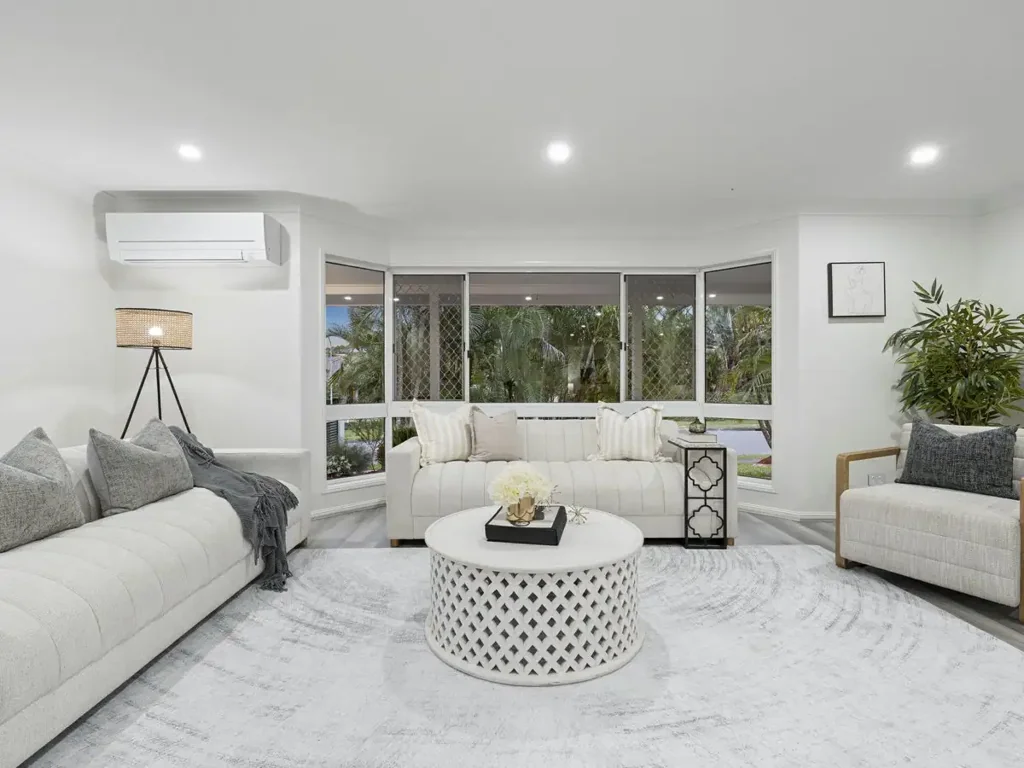 Calamvale 4部屋 Radiantly Renovated Family Retreat on Expansive 802 sqm Block
