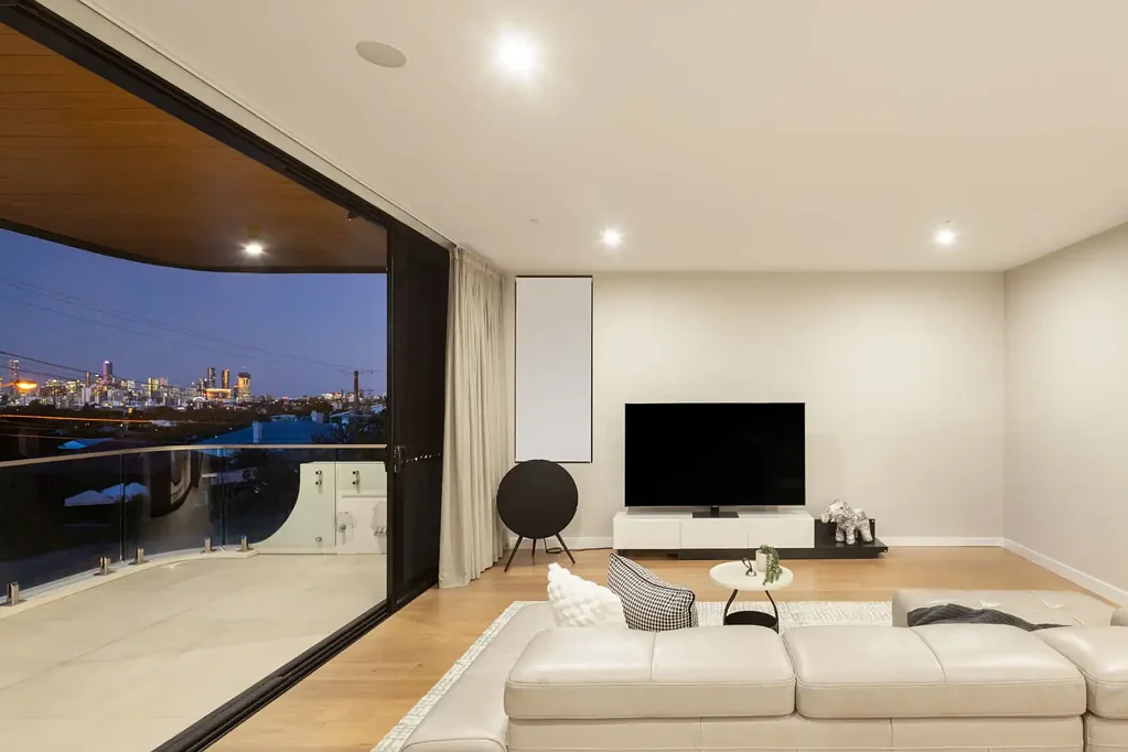 Taringa 3ਬੈੱਡਰੂਮ Architectural Brilliance with Breathtaking City Views