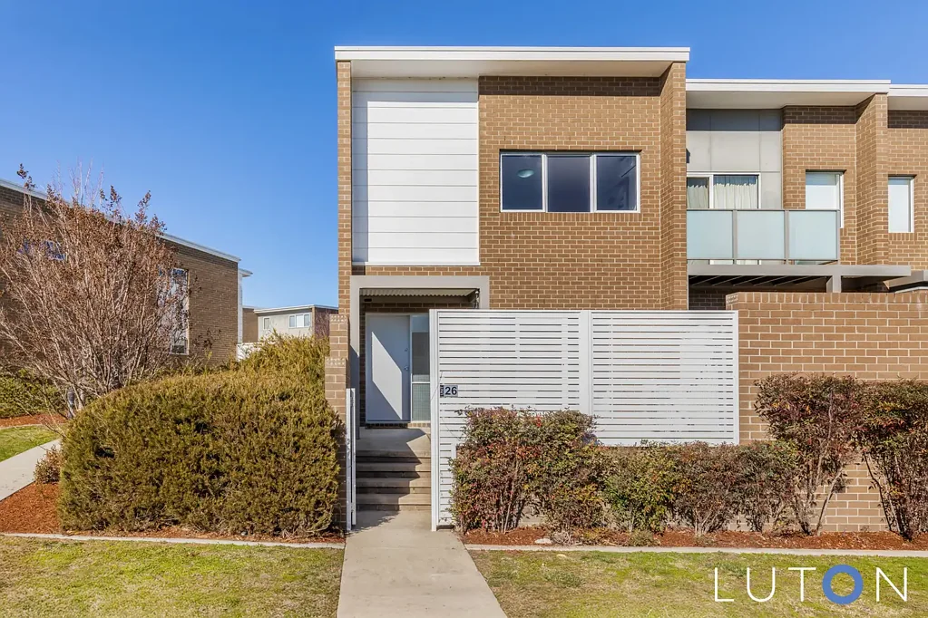 Coombs 4房  Updated and Oversized - 159m² of Corner Position Living in Coombs