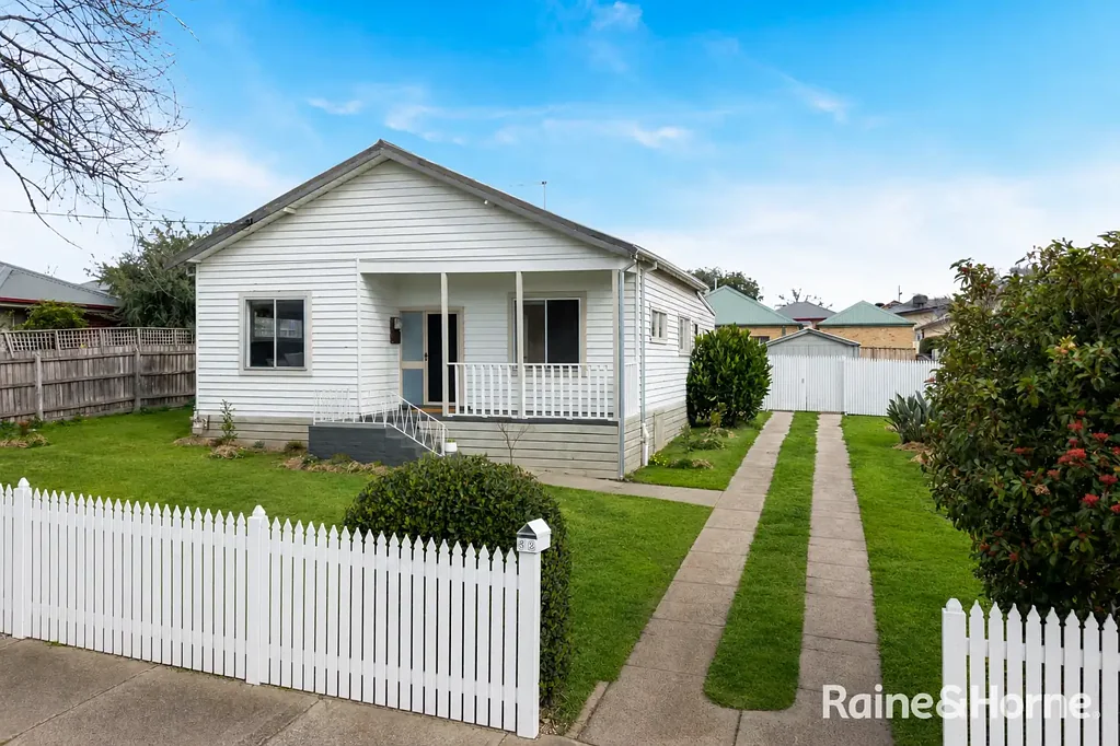 Sunbury 3房 完美坐落于 Sunbury 中心，附带3套单元房的规划和许可 Perfectly Positioned In The Heart Of Sunbury Including Plans & Permits for 3 Units