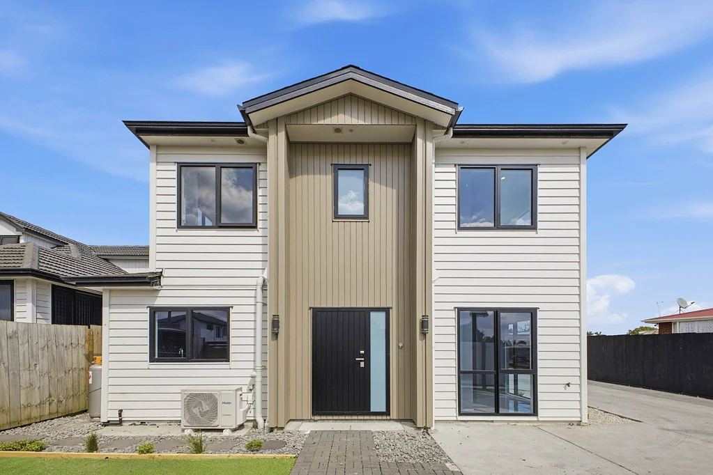Mangere East 3ਬੈੱਡਰੂਮ Road Frontage Beauty - Urgent Sale!!