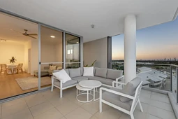 171/133 Laver Drive, Robina