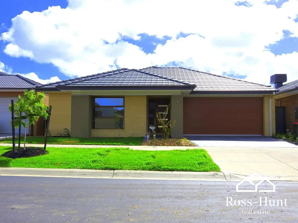 LUXURIOUS 4 BEDROOM FAMILY HOME