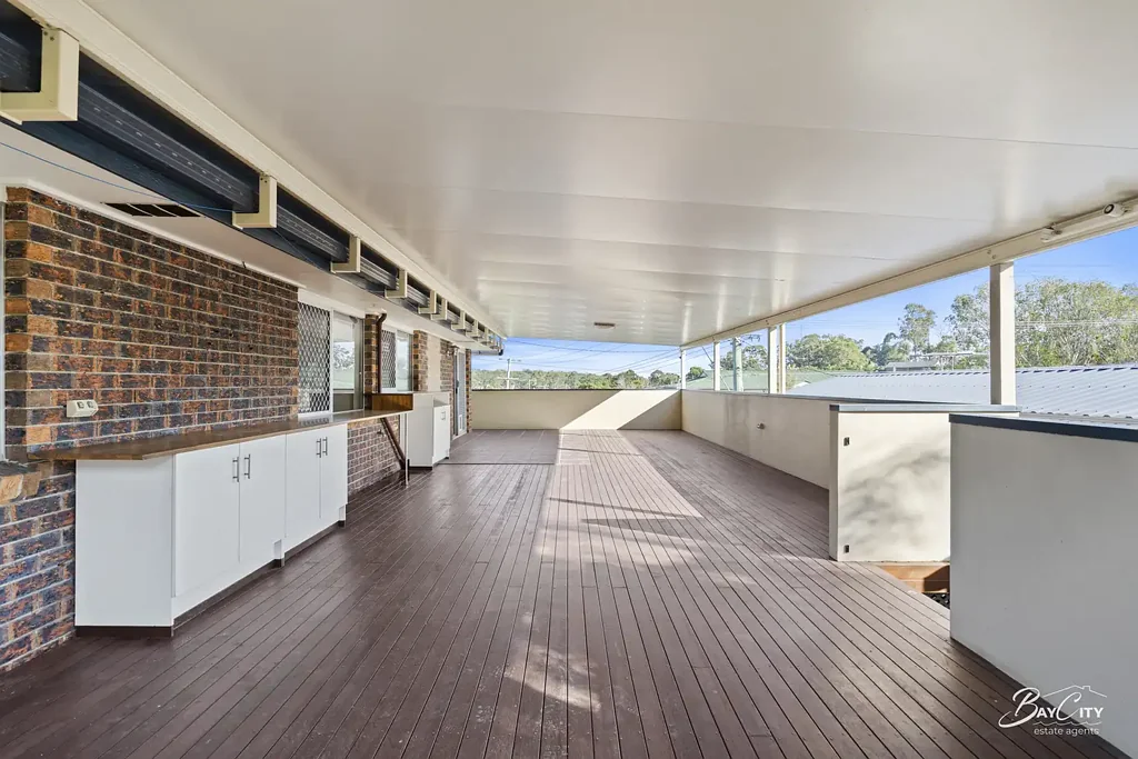 Alexandra Hills 4 Bedroom Now that is a big Deck