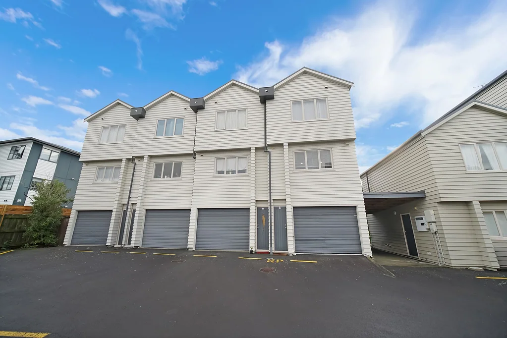 Refurbished Three-Level Townhouse