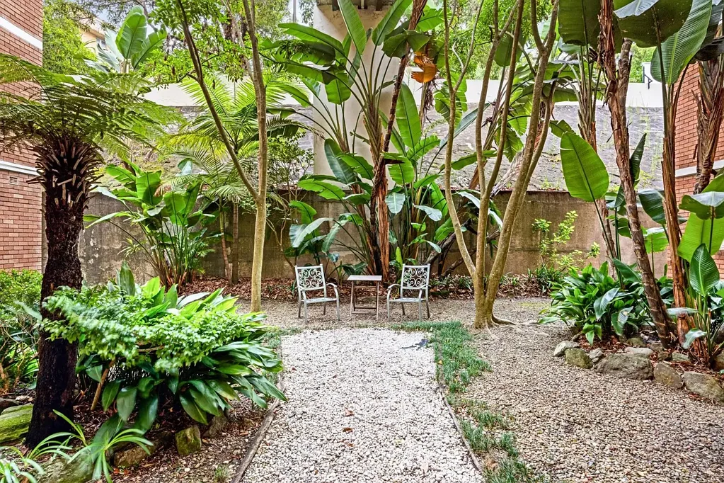 Tranquil ground level one bedroom apartment