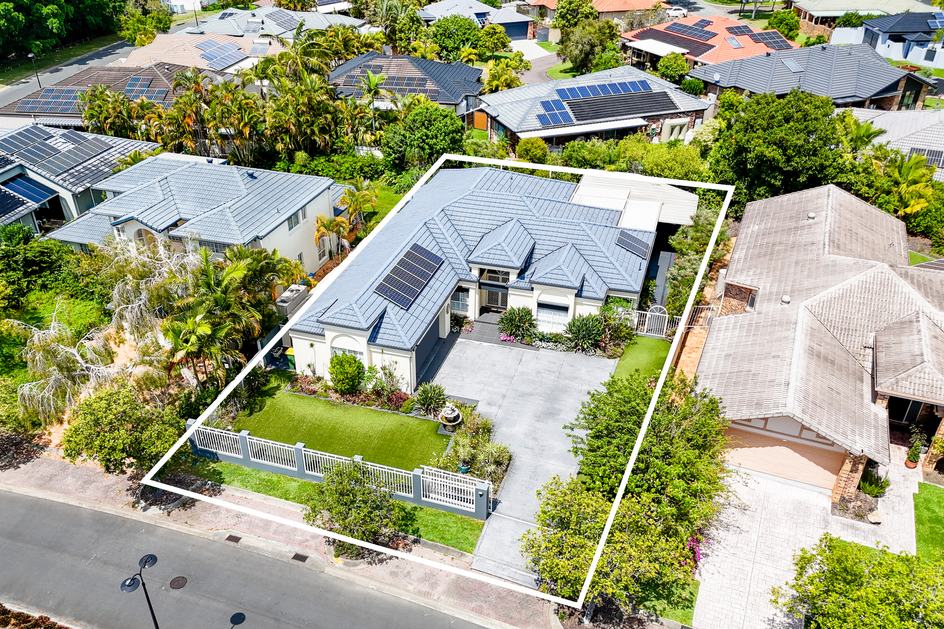 24 CLIPPER BVD, CLEAR ISLAND WATERS QLD 4226, 0房, 0浴, House