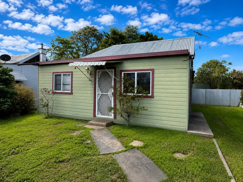 Charming Furnished Family Home with Space for Everyone