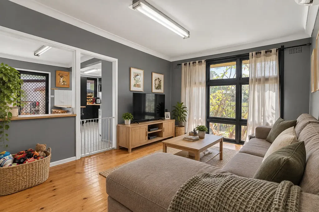 Blackett 4房 宽敞的家庭住宅，占地面积大 Spacious Family Living on a Generous Block