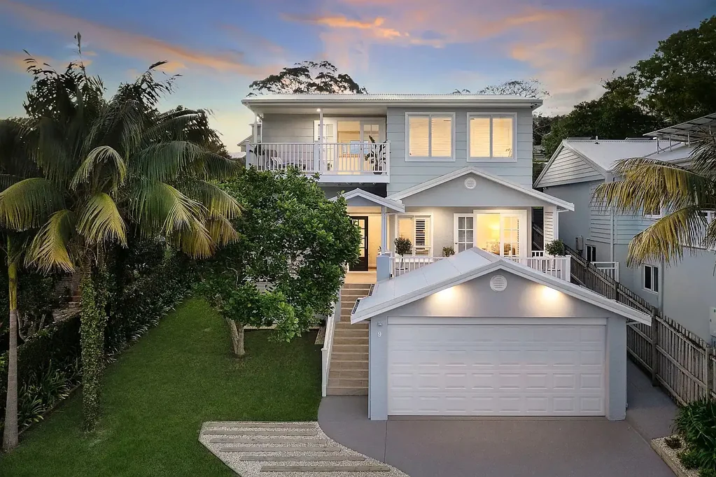 Wamberal 6 Bedroom Luxury Coastal Living with a Separate Private Residence