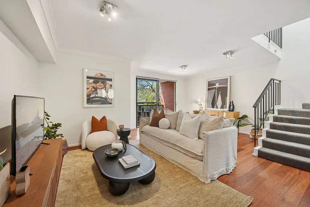 Surry Hills 1房 Cambridge双砖公寓 现代生活 开放客厅 Miele厨房 绿树景致 都市便利 设施齐全 Spacious Apartment Enjoying Resort Amenities and Unrivalled Convenience