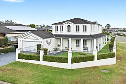 14 Rosebrook Row, East Maitland