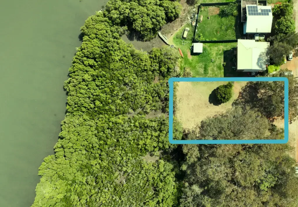 Russell Island 607平米西向滨水 地块平坦通道 壮丽水面日落 自然红树林环绕 红岛肥沃土壤 保护区邻地隐私 岛上宁静南部 Waterfront Land - Budget Price!