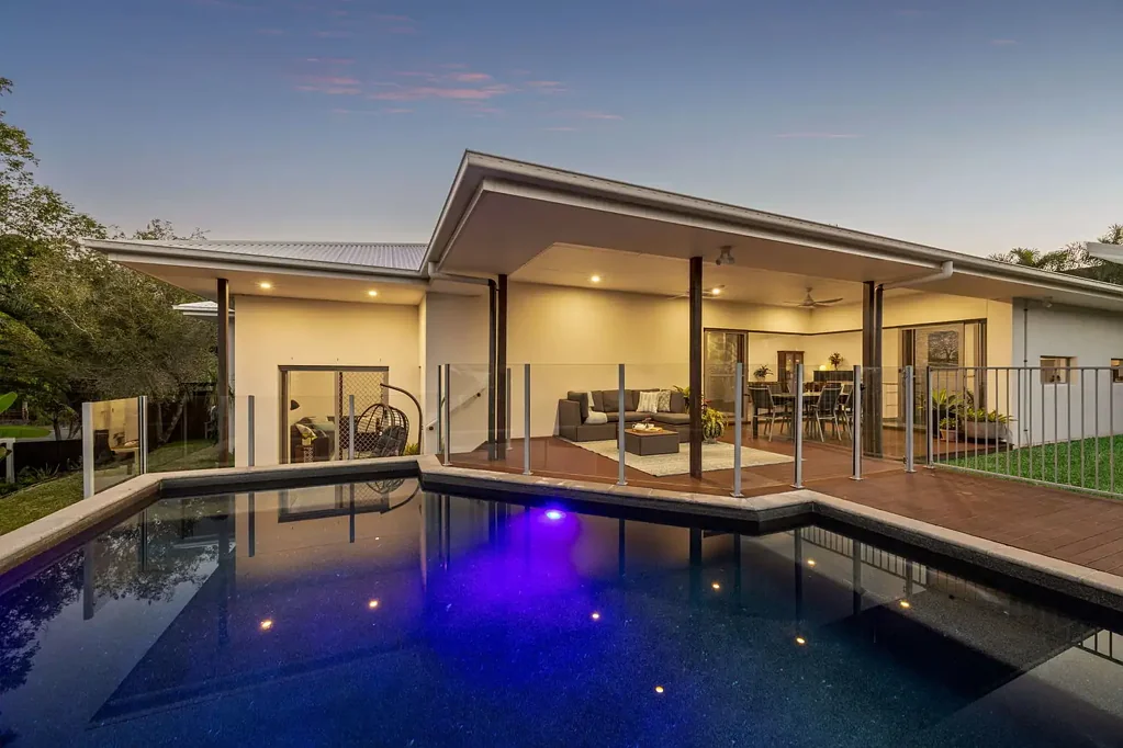 Buderim 5Zimmer Exceptional Dual Living on Prized Corner Allotment