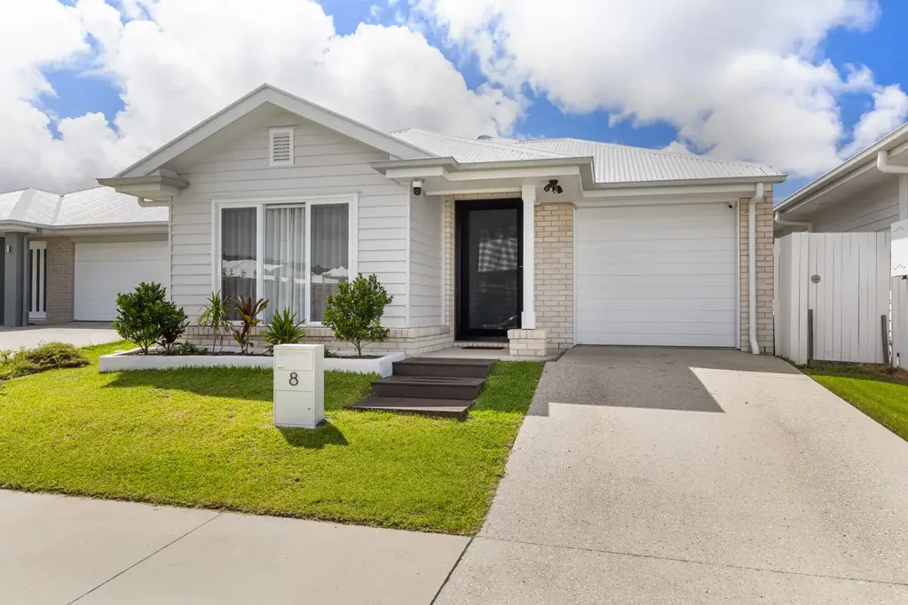 8 Sherbrooke Street, Banya, QLD 4551