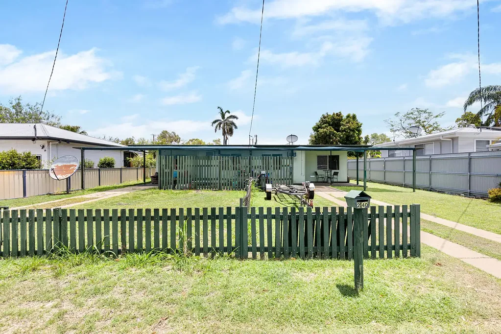 1&2/40 Old Airport Drive, Emerald, QLD 4720