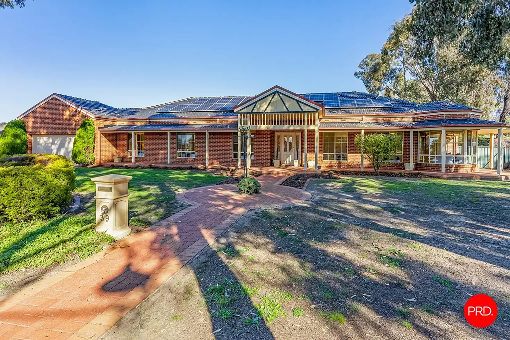 39 Northmoor Drive, Strathdale, VIC 3550