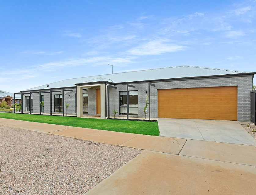 33 Calotis Street, Red Cliffs, VIC 3496, 4 ਕਮਰੇ, 2 ਬਾਥਰੂਮ, House