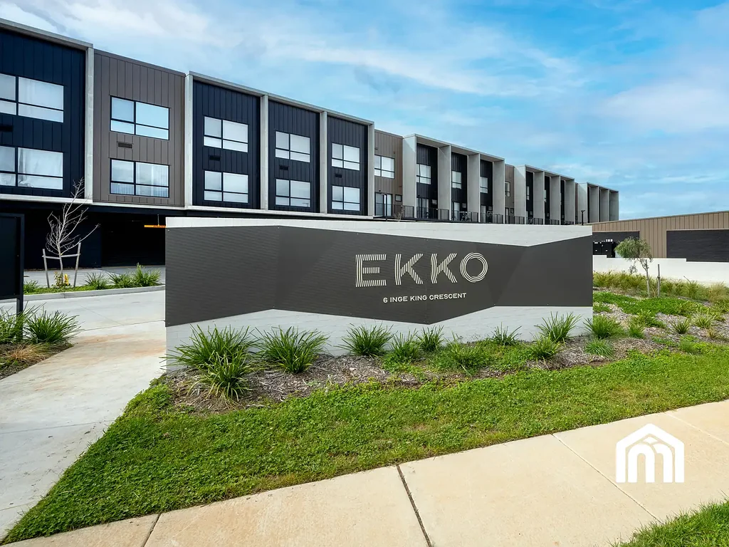 Whitlam 3房  Elevated Contemporary Living with Scenic Molonglo Views