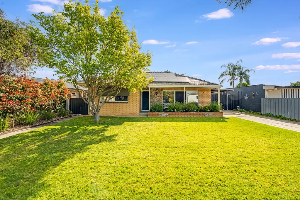 North Albury 3कमरा OPPORTUNITY KNOCKS BUT ONCE