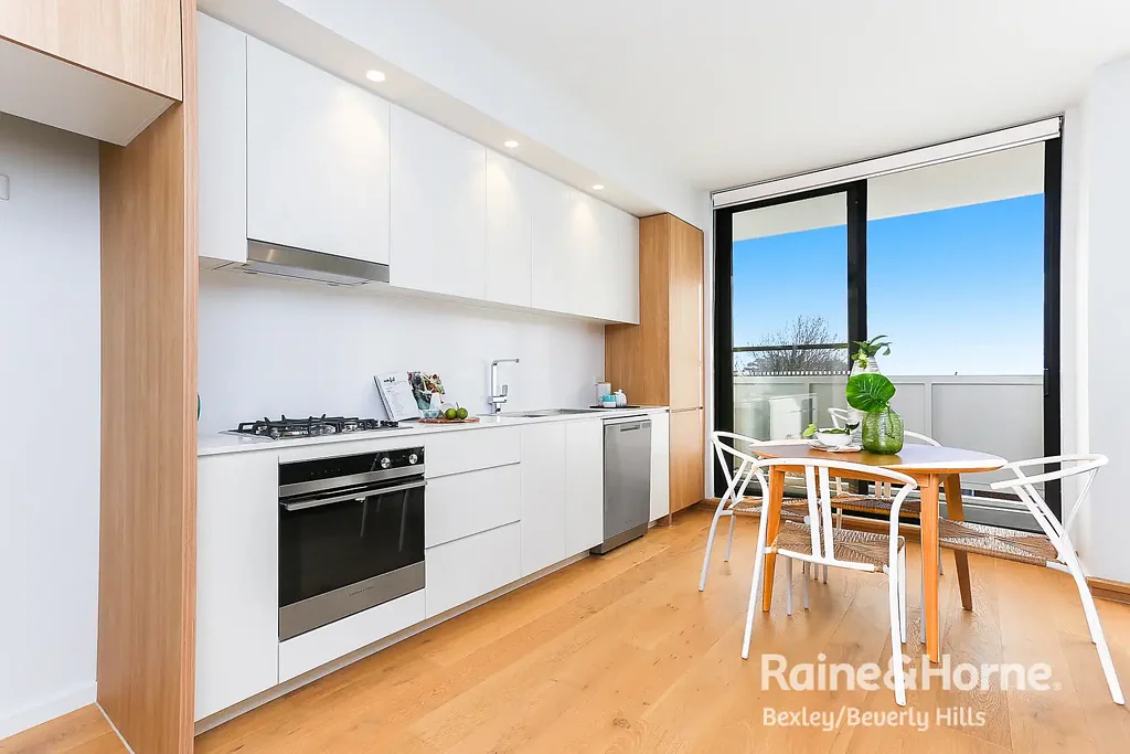 ULTRA MODERN ONE BEDROOM APARTMENT